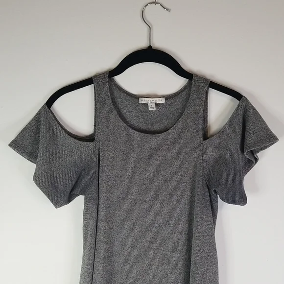 Green Envelope Ribbed Cold Shoulder Top Small - Picture 2 of 7